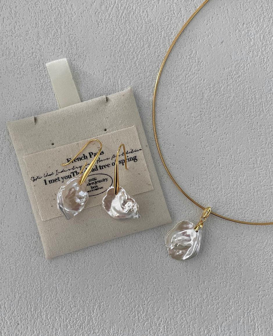 Golden Petal Choker Necklace