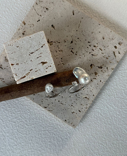 Luna Baroque Pearl Ring