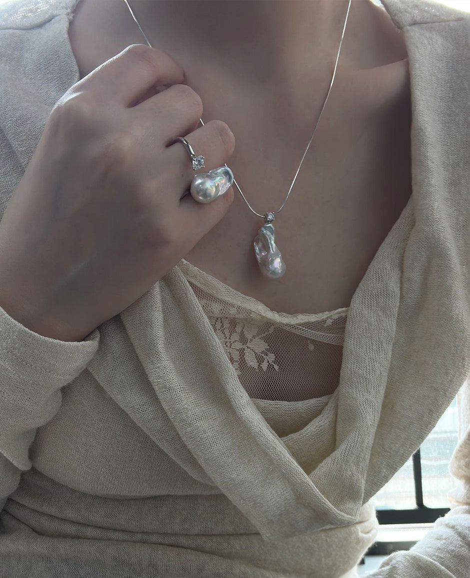 Luna Baroque Pearl Ring